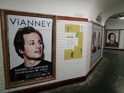 Affichage métro : couloir